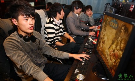Battle breaks out over WoW online game