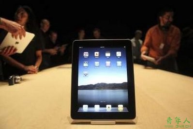 AT&T retains Apple glitz with iPad deal