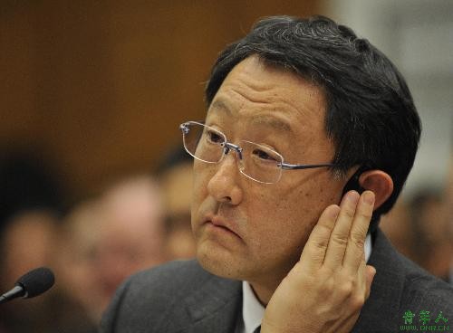 Toyota chief apologizes and vows to cooperate with regulators for massive recall