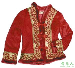 组图:春节穿好时髦唐装显年轻(2)